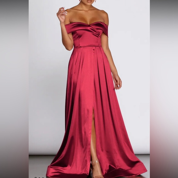 Windsor Dresses & Skirts - NWT Red Off the Shoulder Evening Dress